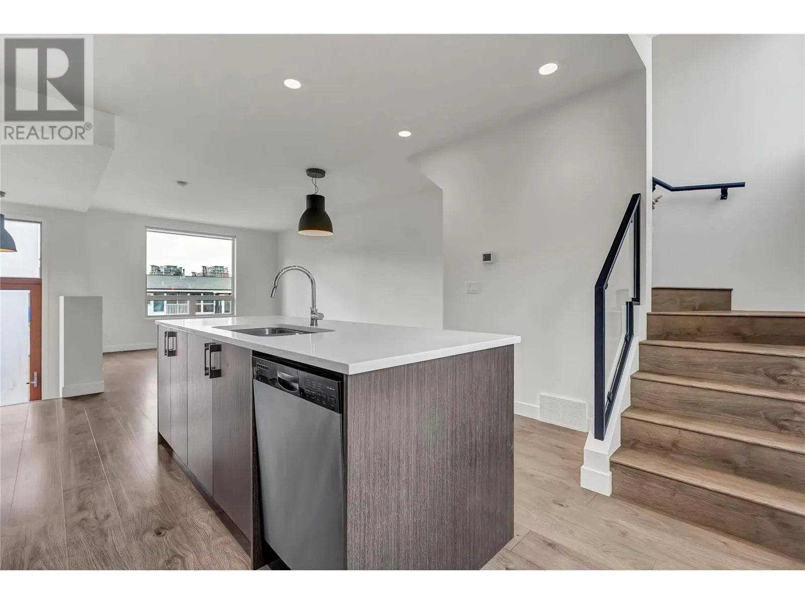 2922 Wilson Street Unit# 105