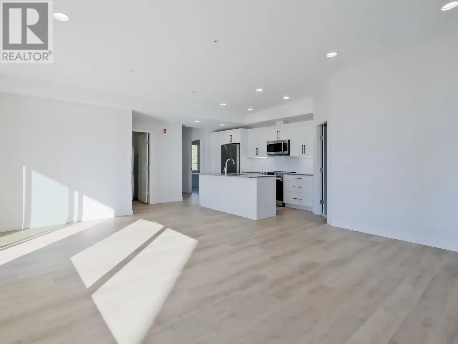 13417 Lakeshore Drive S Unit# 201