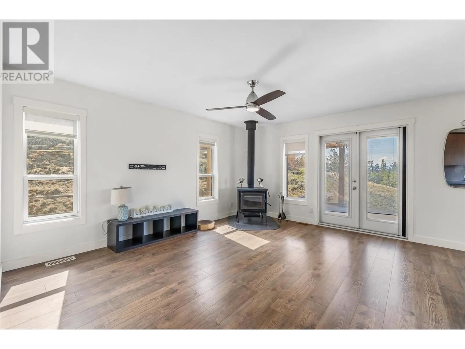 3977/3979 Hart Road