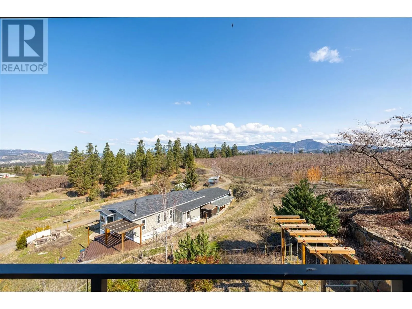 3977/3979 Hart Road