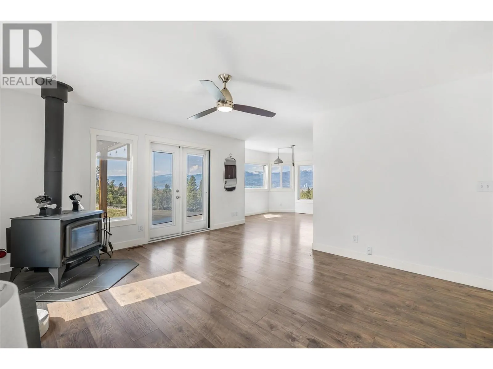 3977/3979 Hart Road