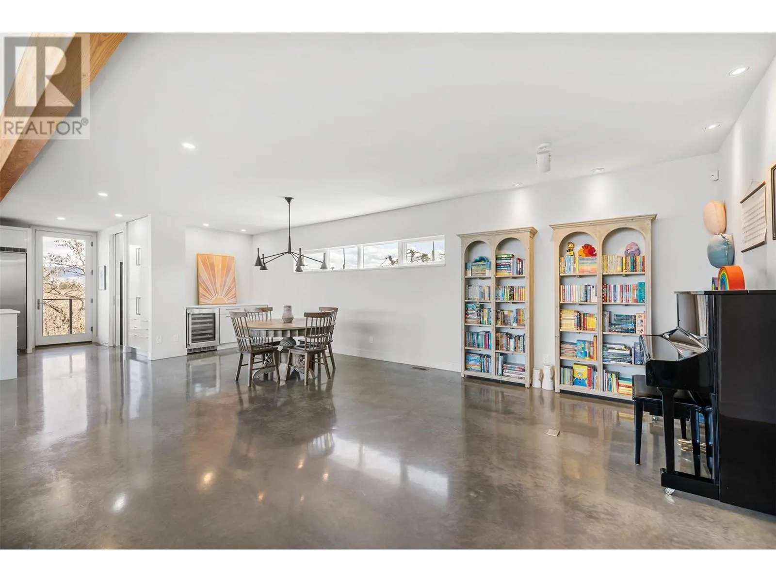 3977/3979 Hart Road