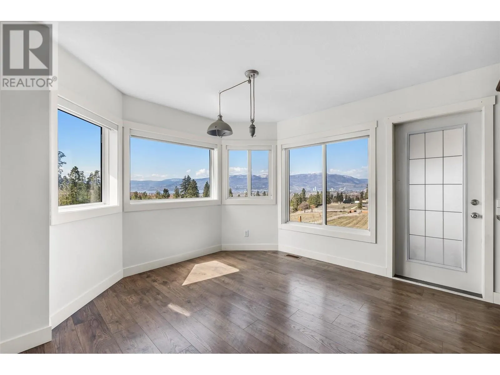 3977/3979 Hart Road