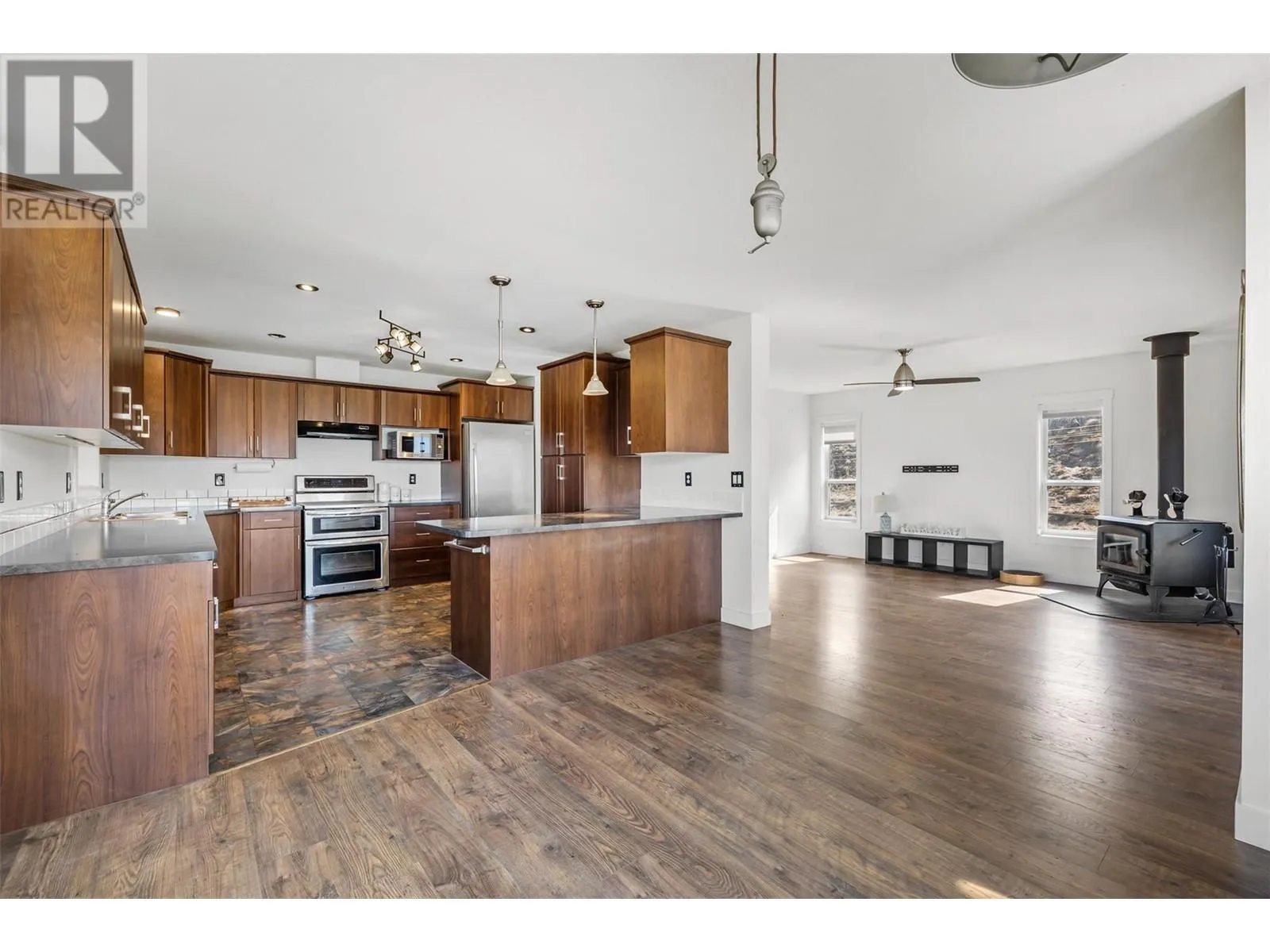 3977/3979 Hart Road