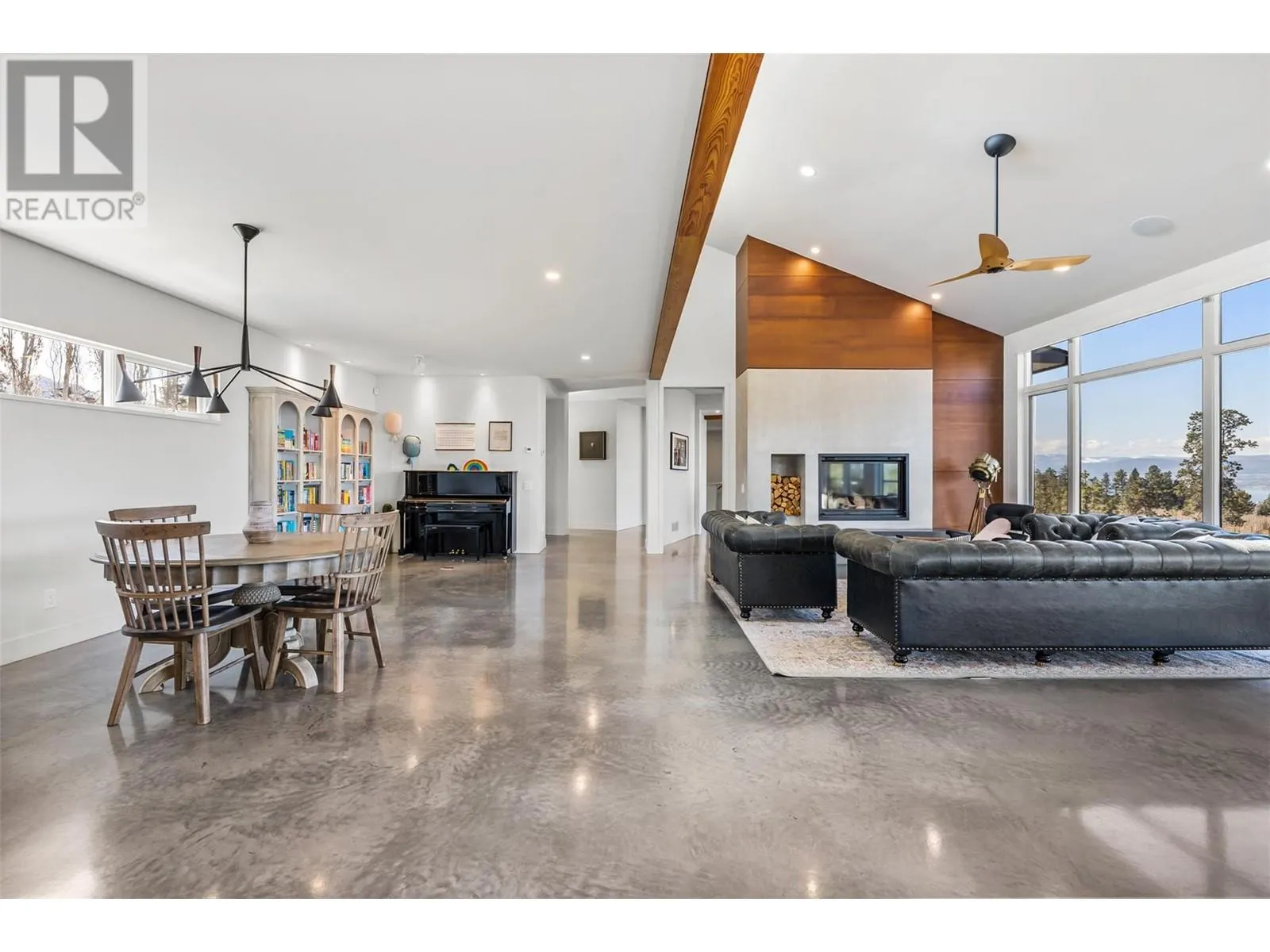 3977/3979 Hart Road