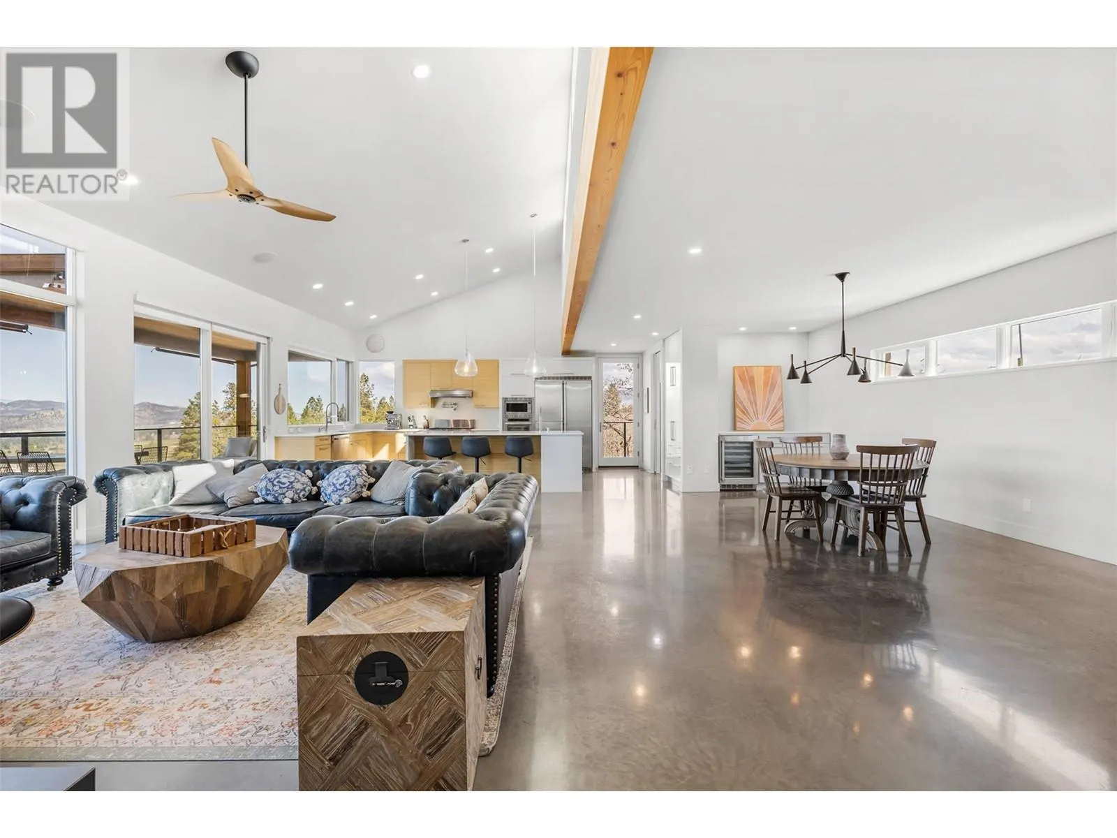 3977/3979 Hart Road