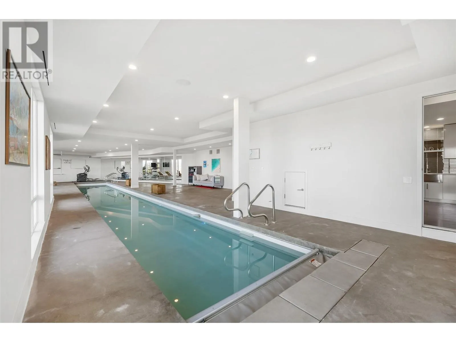 3979/3977 Hart Road