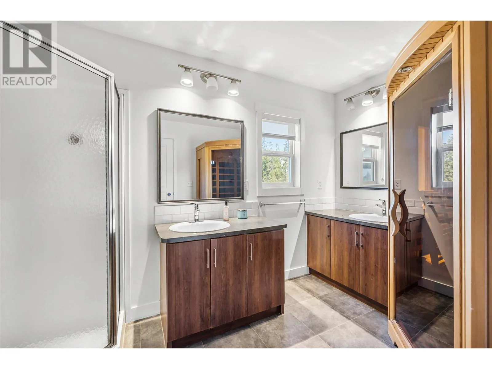 3979/3977 Hart Road