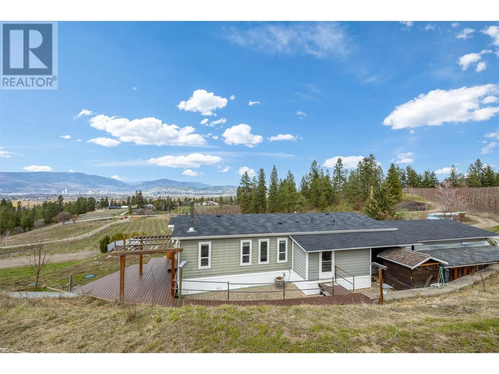 3979/3977 Hart Road