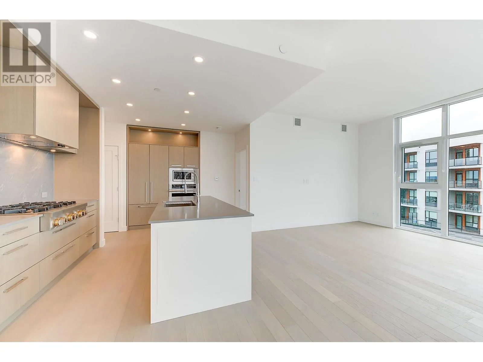 3409 Lakeshore Road Unit# 507