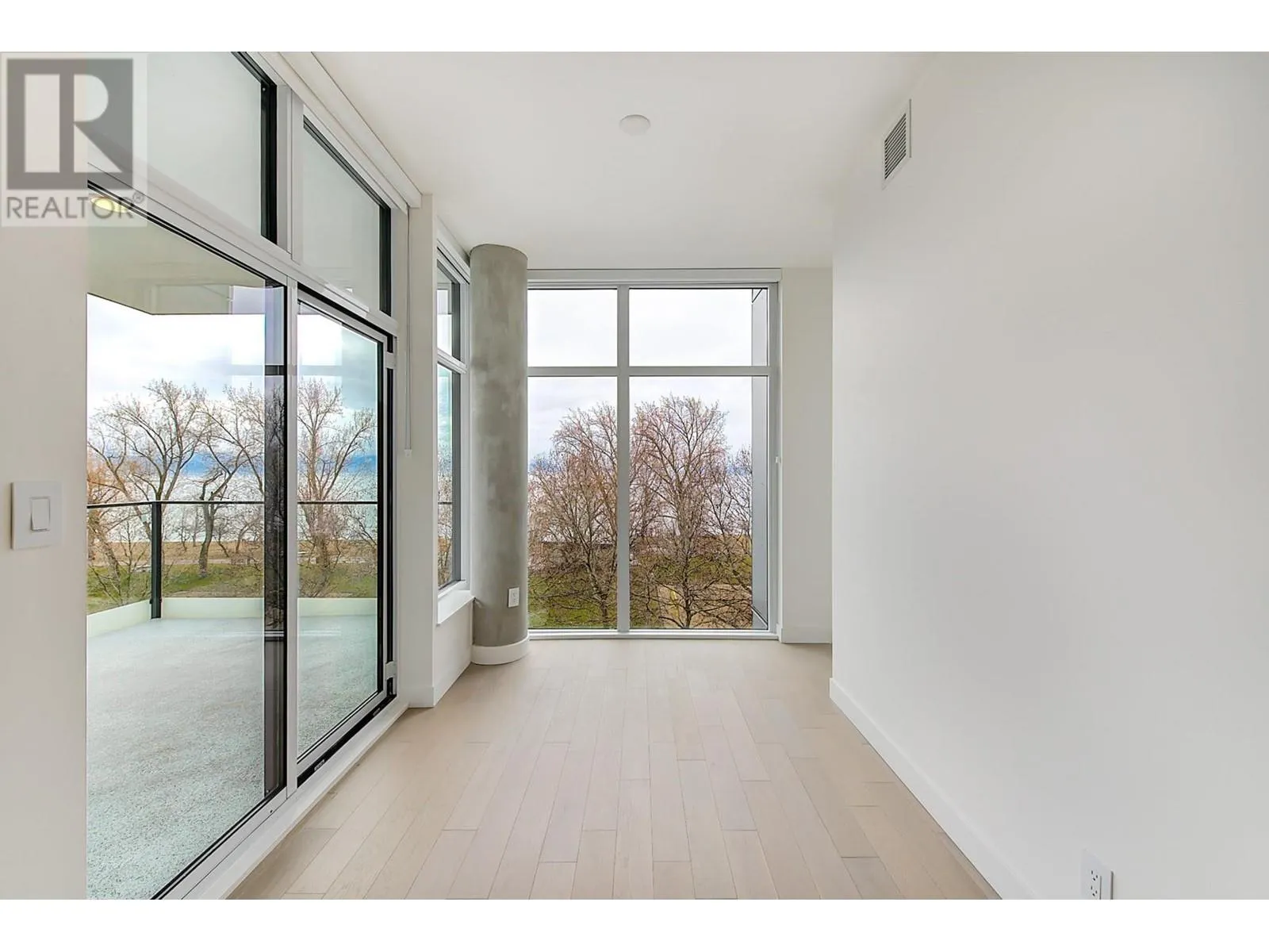3409 Lakeshore Road Unit# 507
