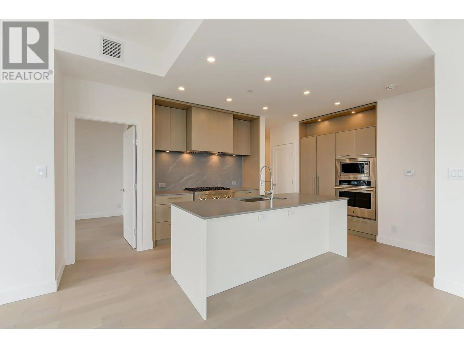 3409 Lakeshore Road Unit# 507