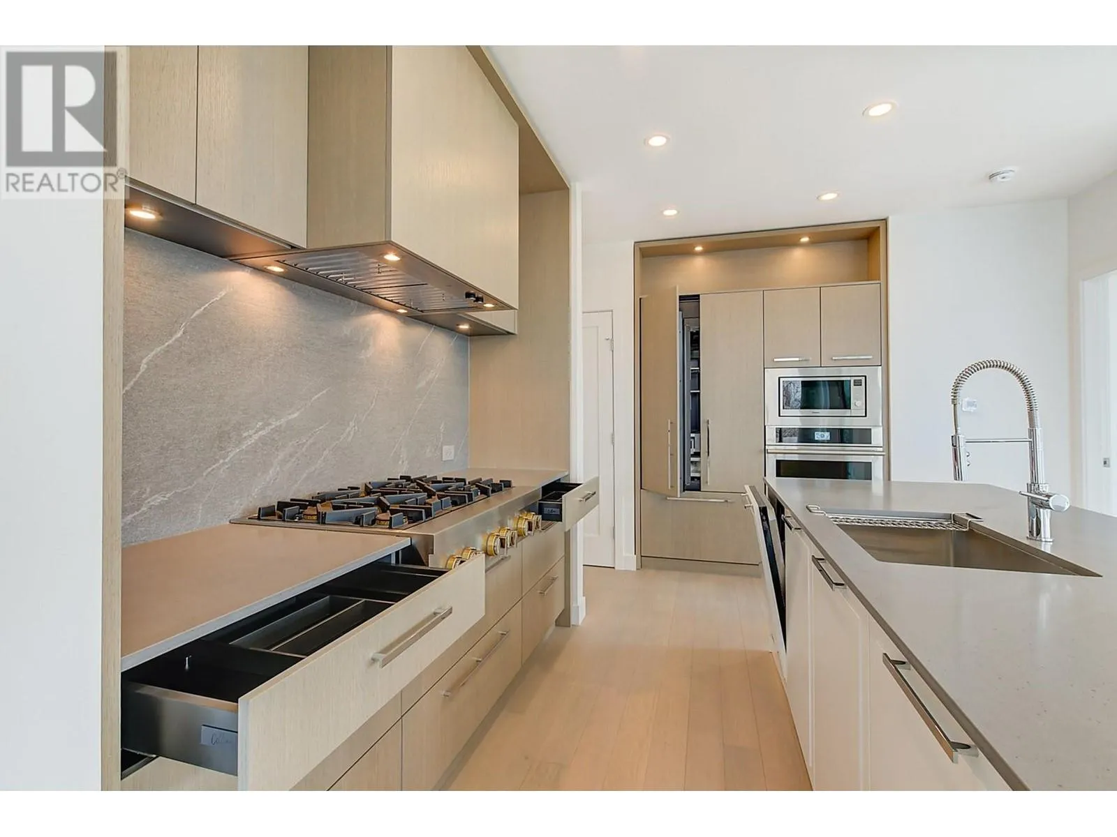 3409 Lakeshore Road Unit# 507