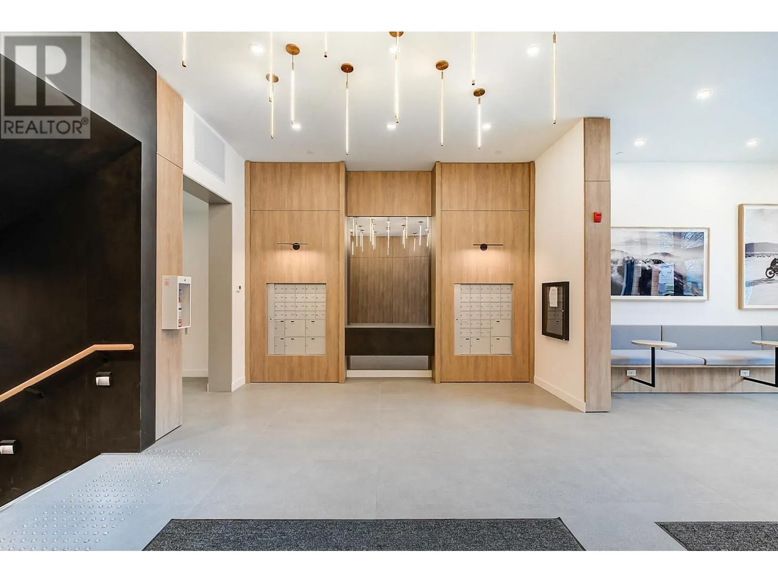 3409 Lakeshore Road Unit# 507