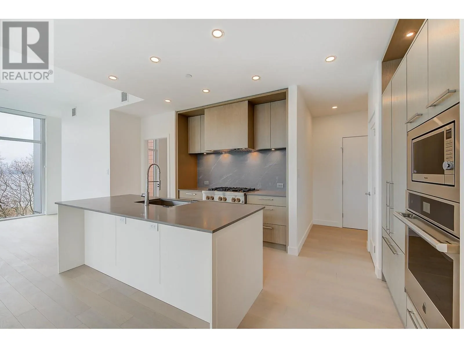 3409 Lakeshore Road Unit# 507