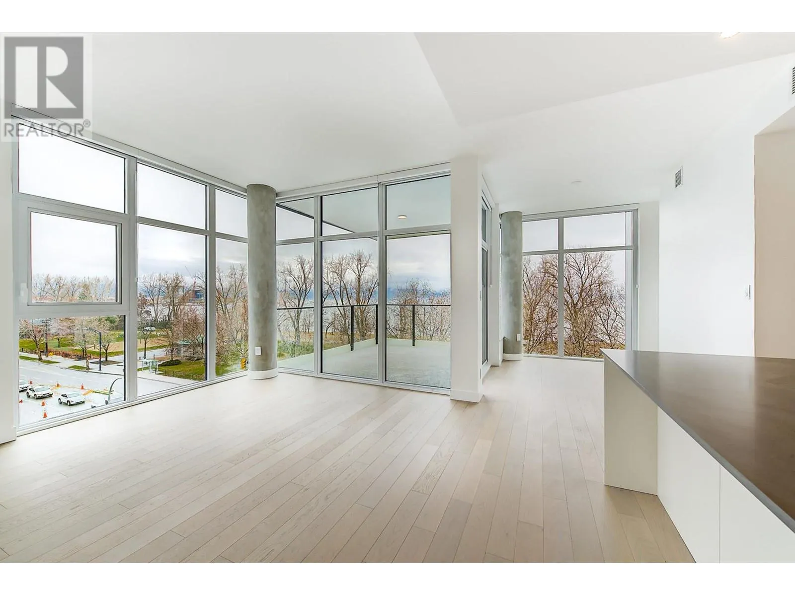 3409 Lakeshore Road Unit# 507