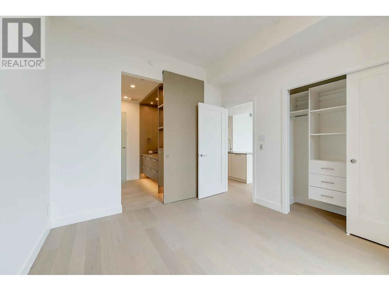 3409 Lakeshore Road Unit# 507