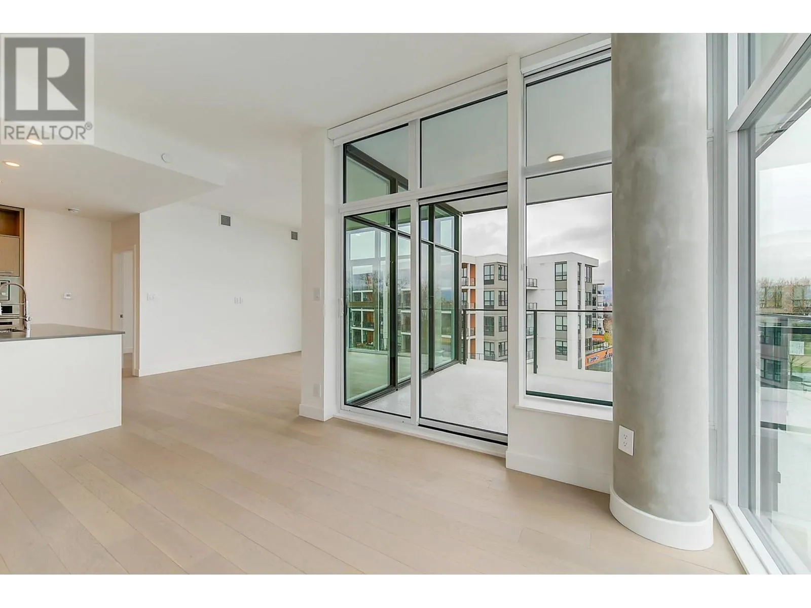 3409 Lakeshore Road Unit# 507