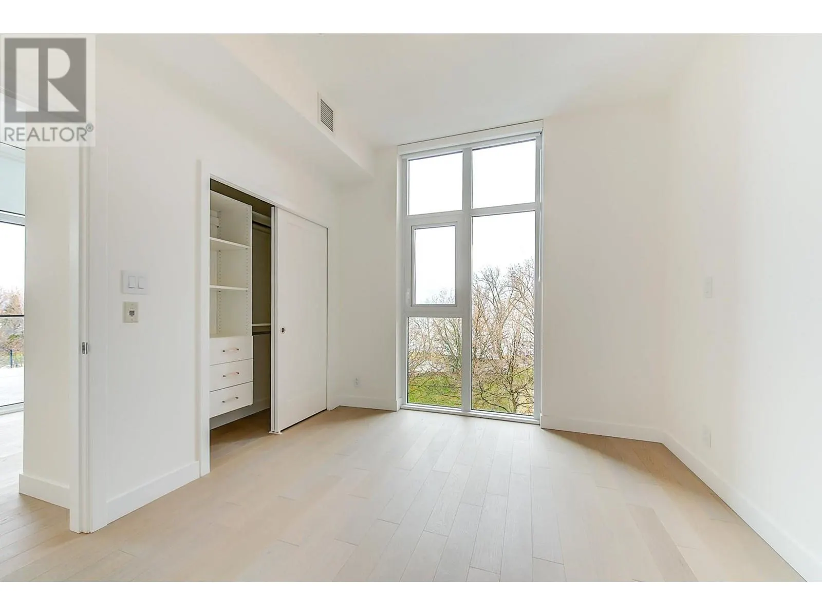 3409 Lakeshore Road Unit# 507