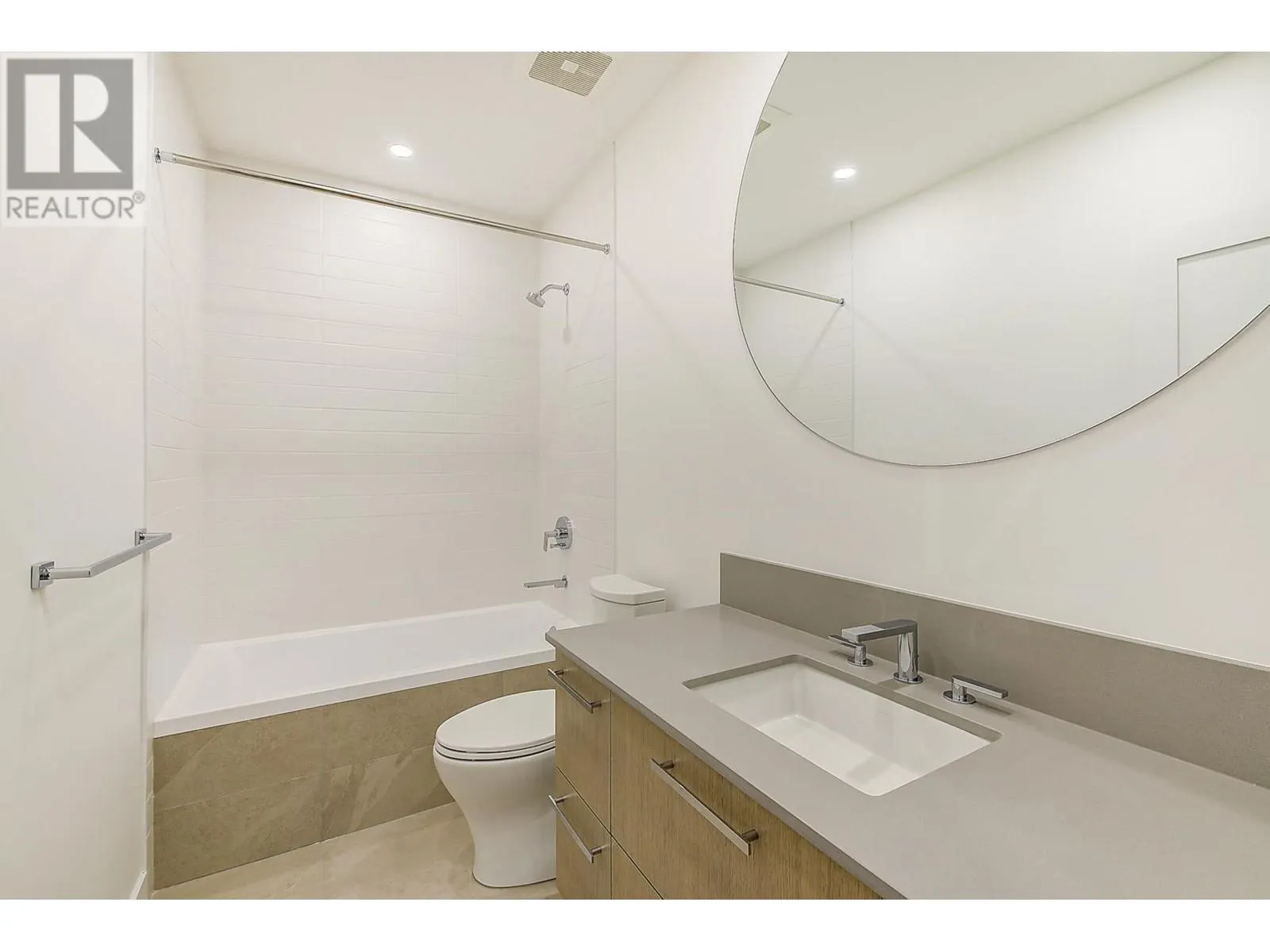 3409 Lakeshore Road Unit# 507