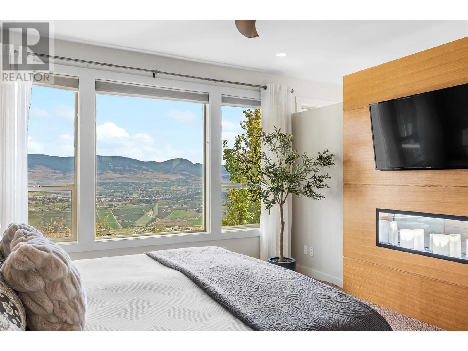 129 Ledge Rock Court