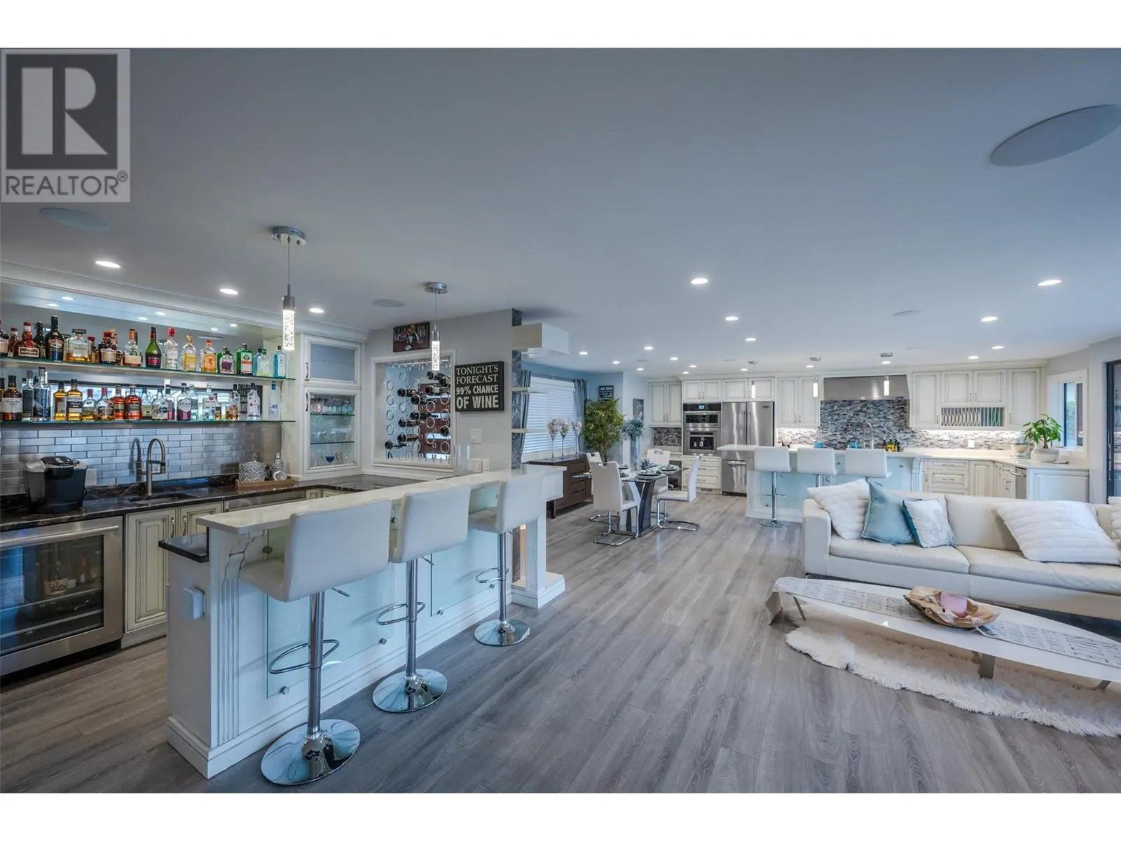 1362 Green Bay Road