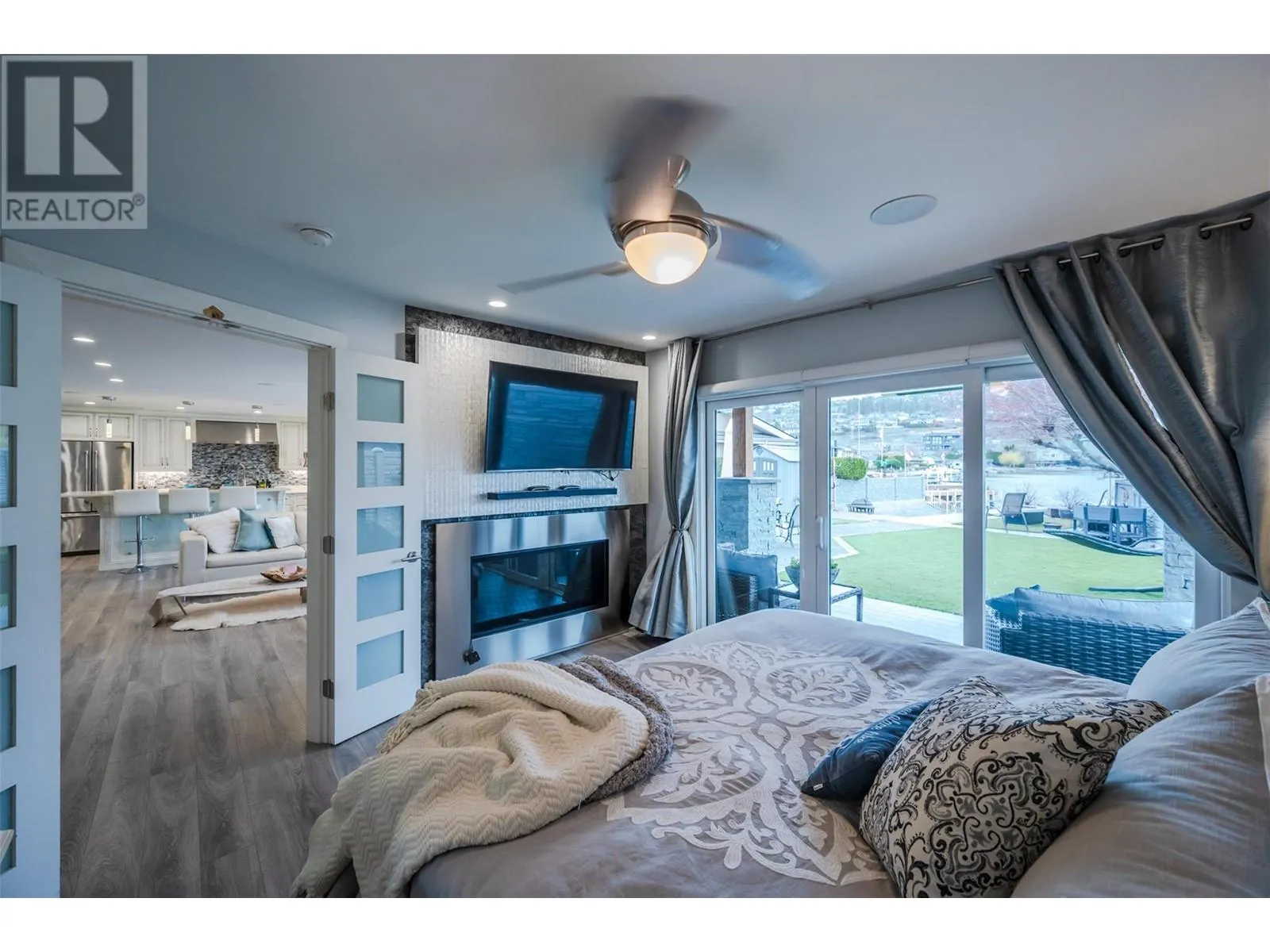 1362 Green Bay Road