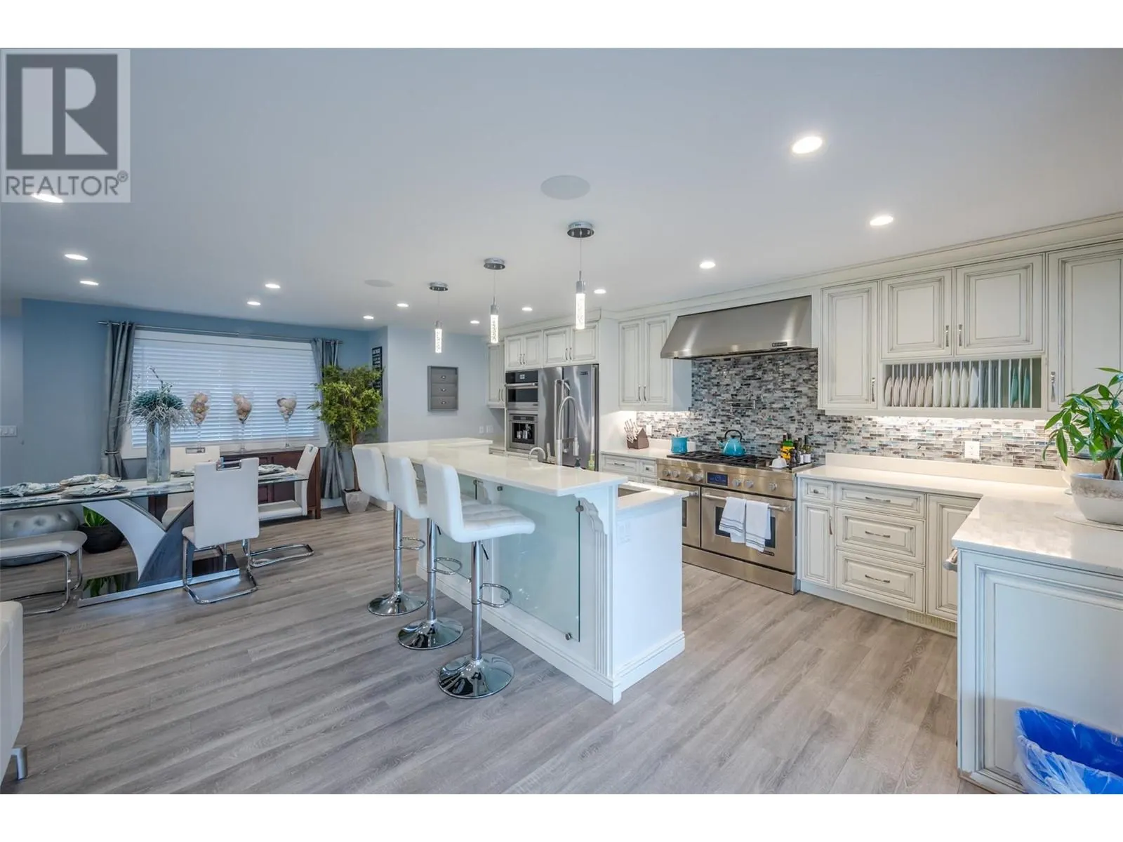 1362 Green Bay Road