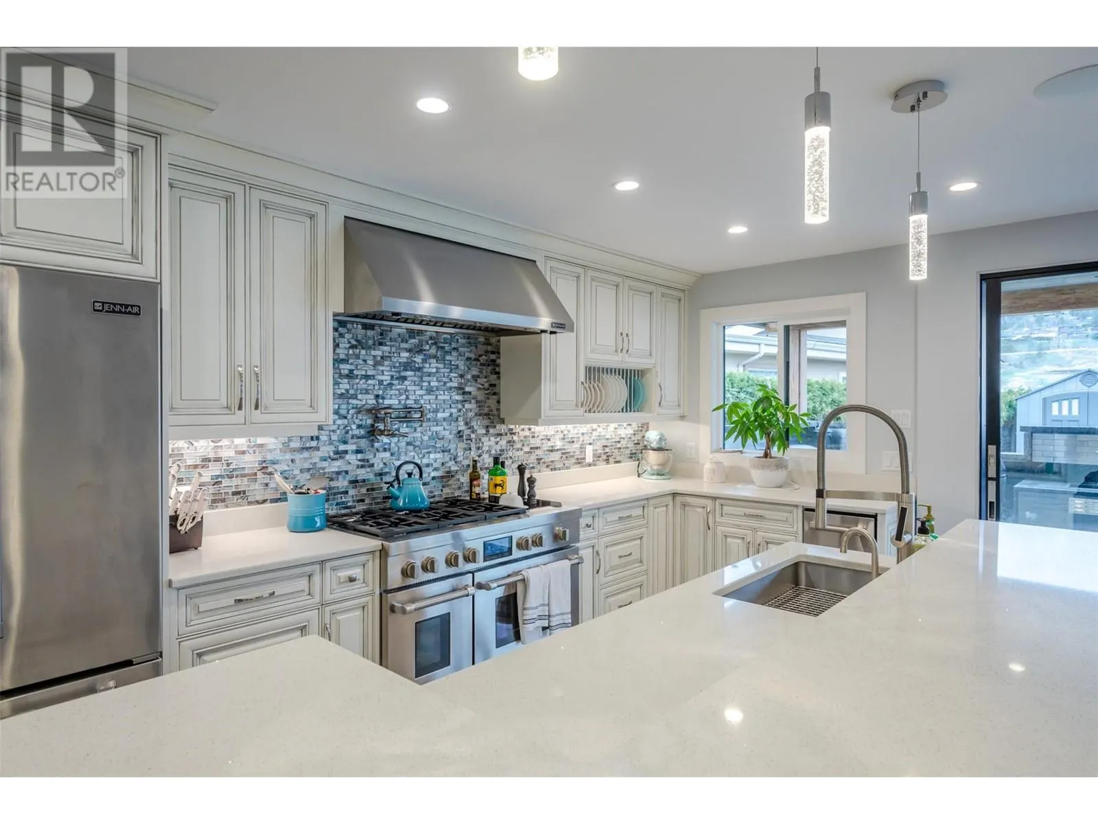 1362 Green Bay Road