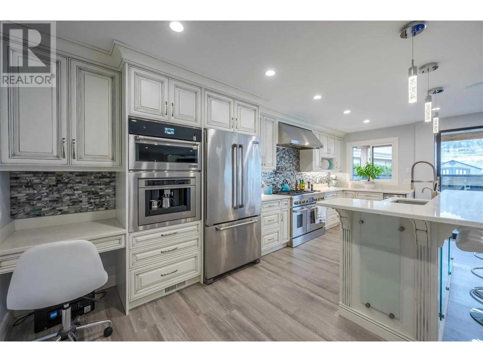 1362 Green Bay Road