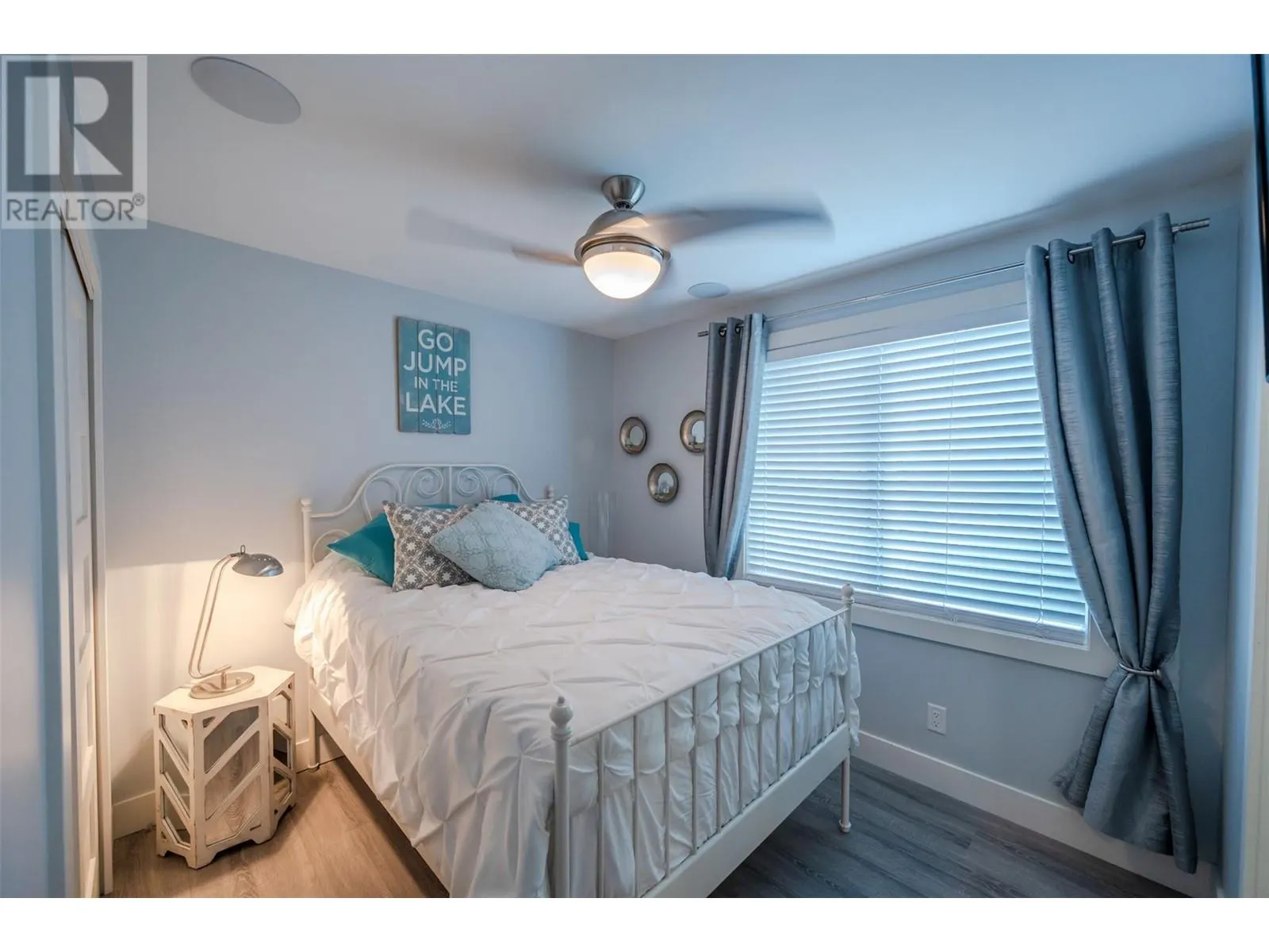 1362 Green Bay Road