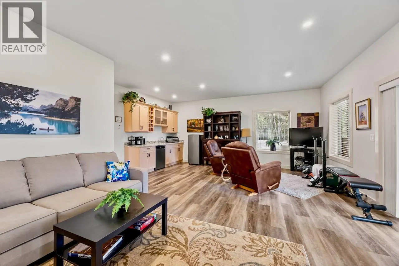 2589 Airstrip Road