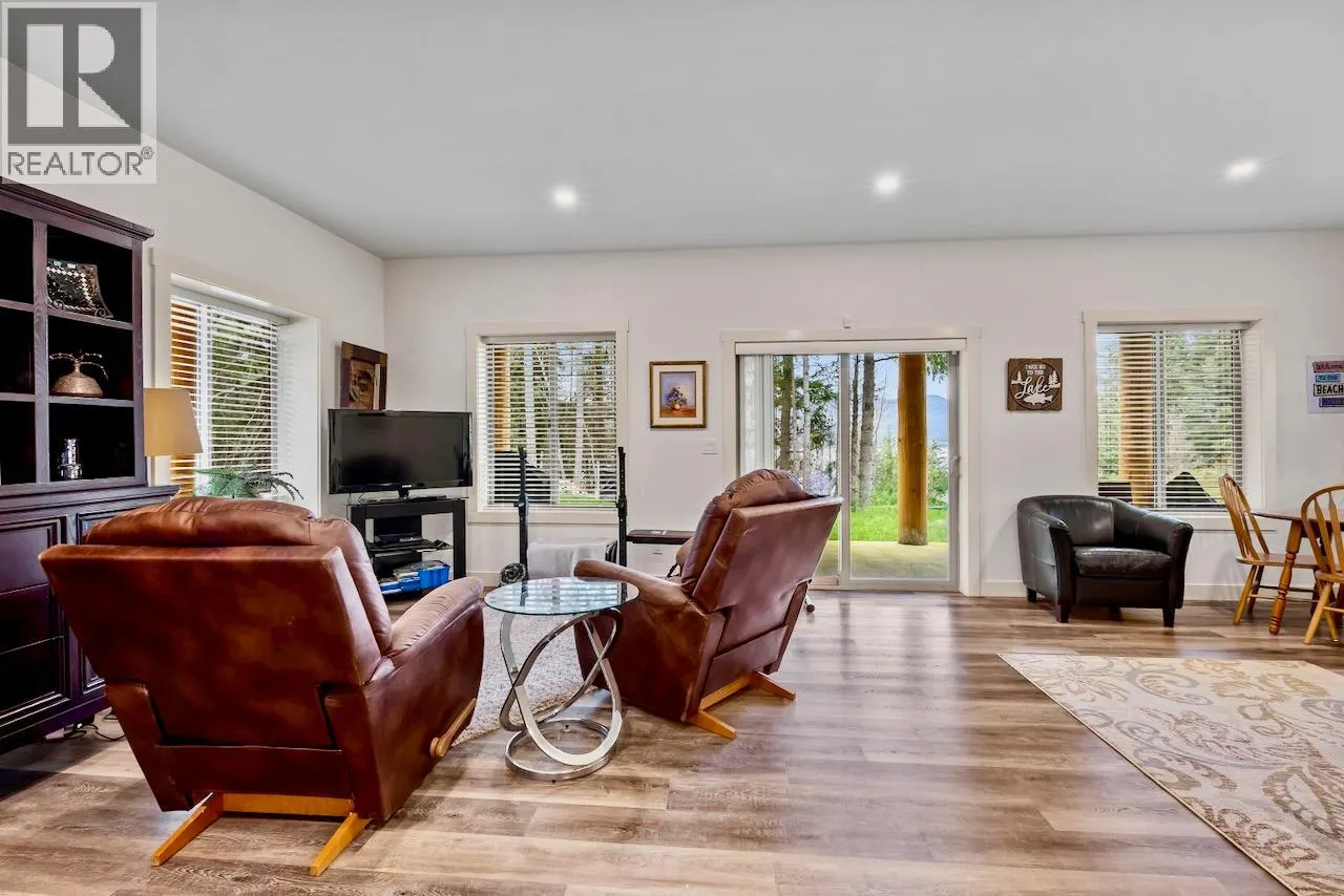 2589 Airstrip Road