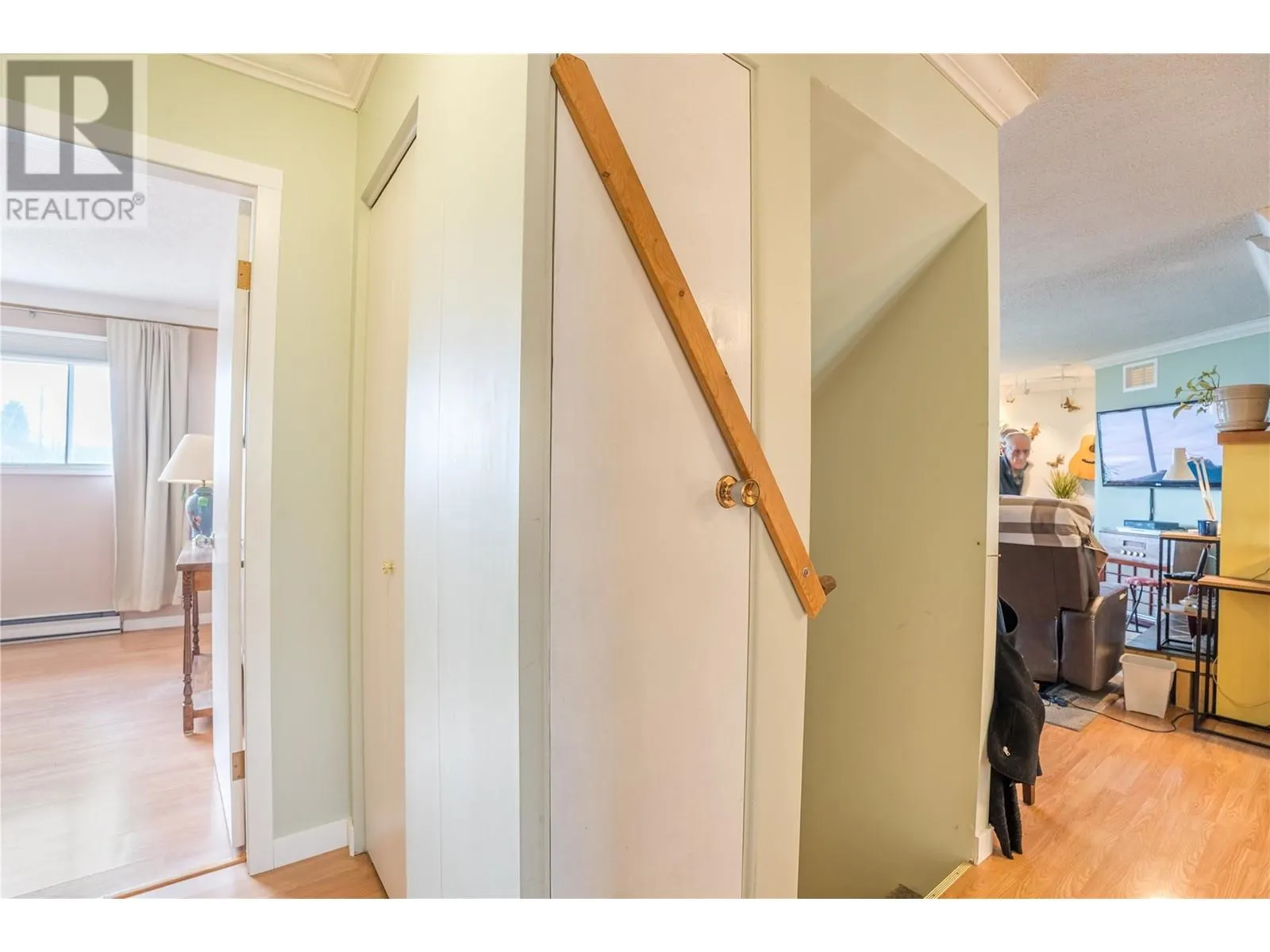 9578 Robson Crescent