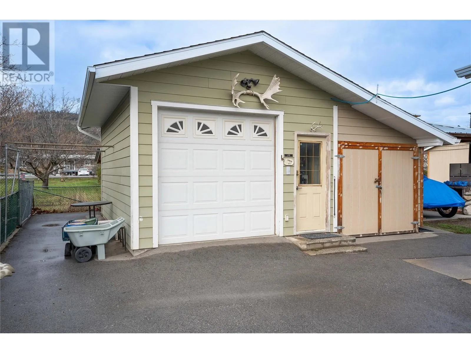 9578 Robson Crescent