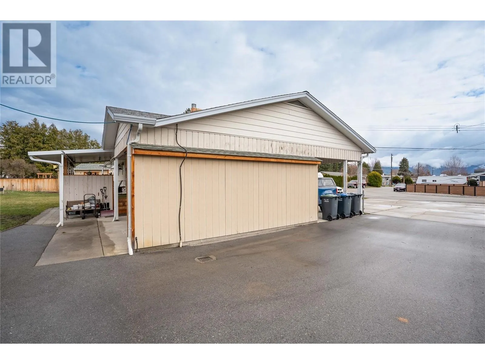 9578 Robson Crescent