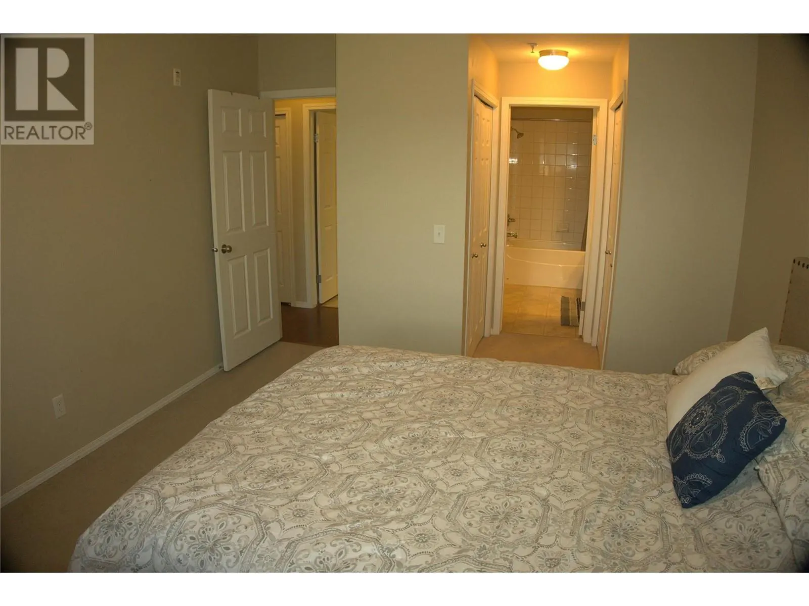 1875 Country Club Drive Unit# 1316