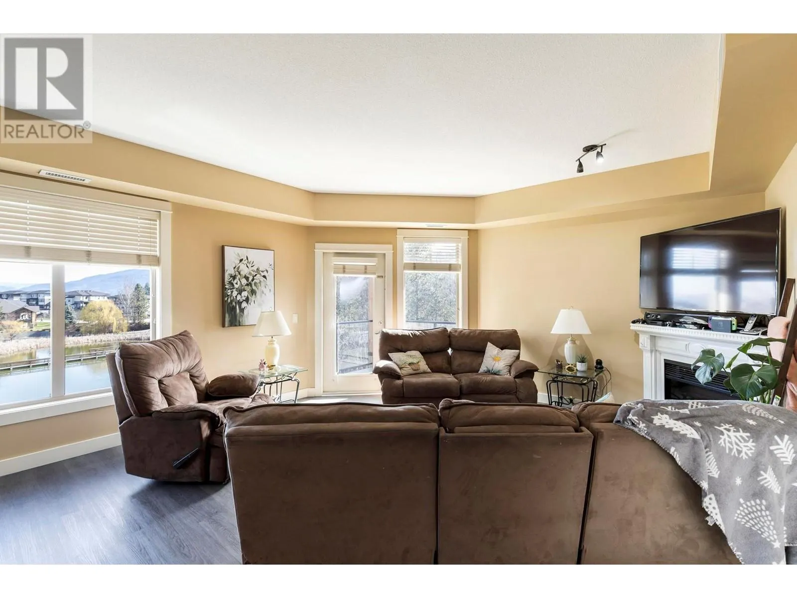 2551 Shoreline Drive Unit# 418