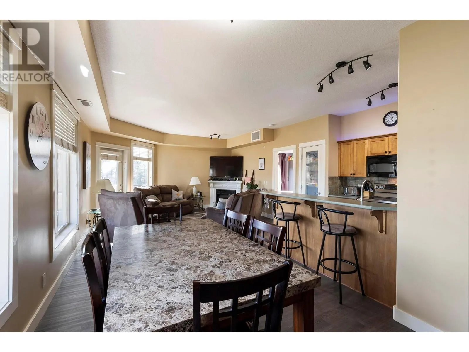 2551 Shoreline Drive Unit# 418
