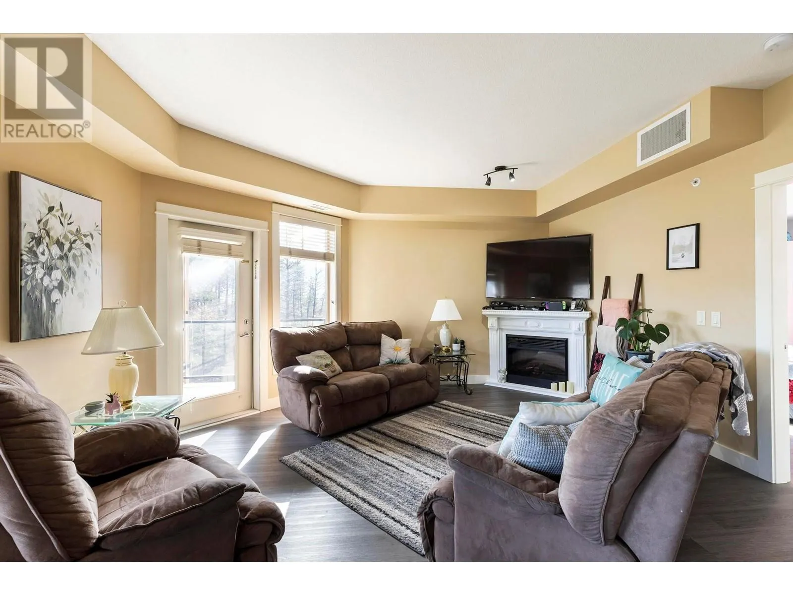 2551 Shoreline Drive Unit# 418