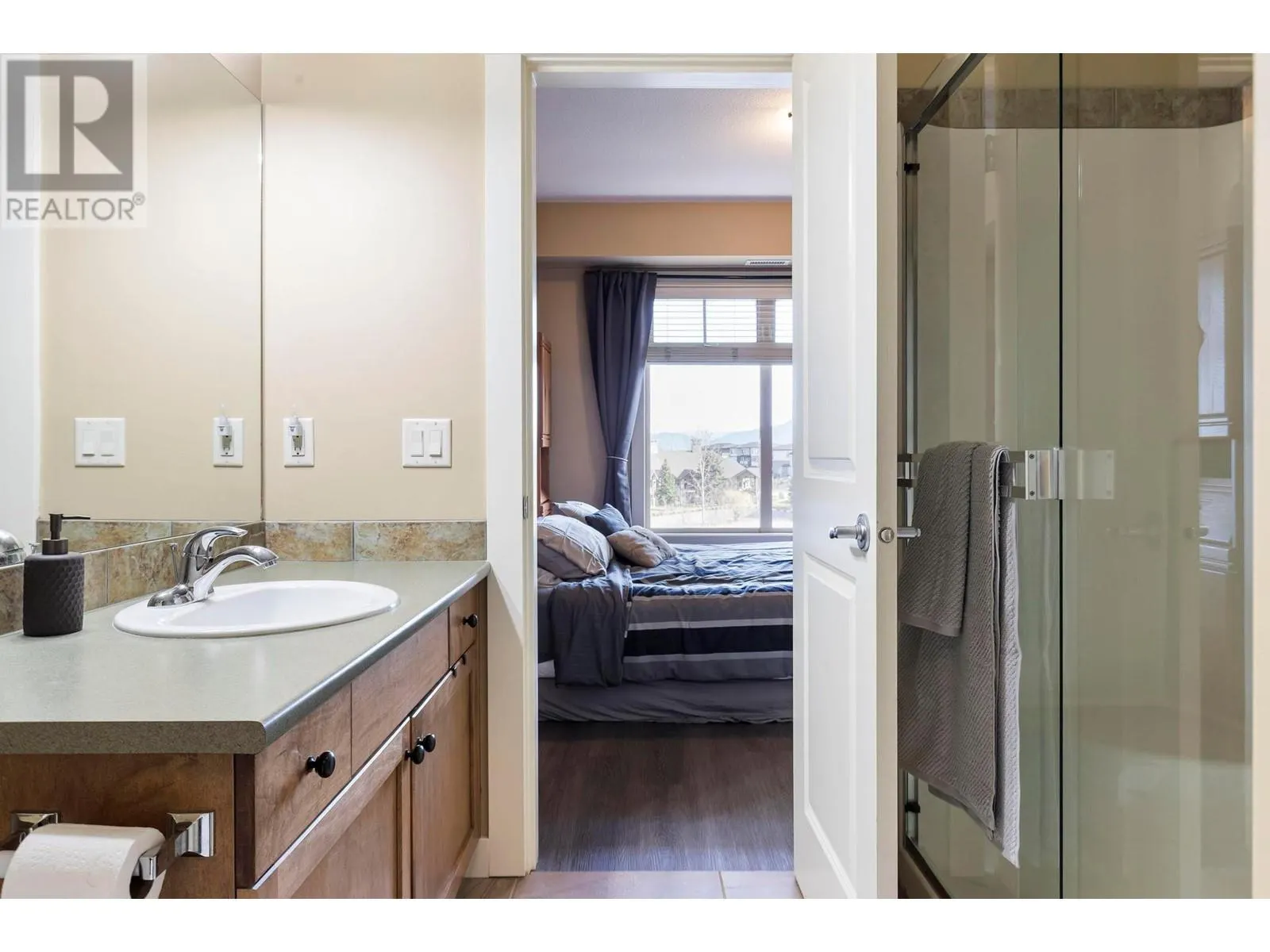 2551 Shoreline Drive Unit# 418