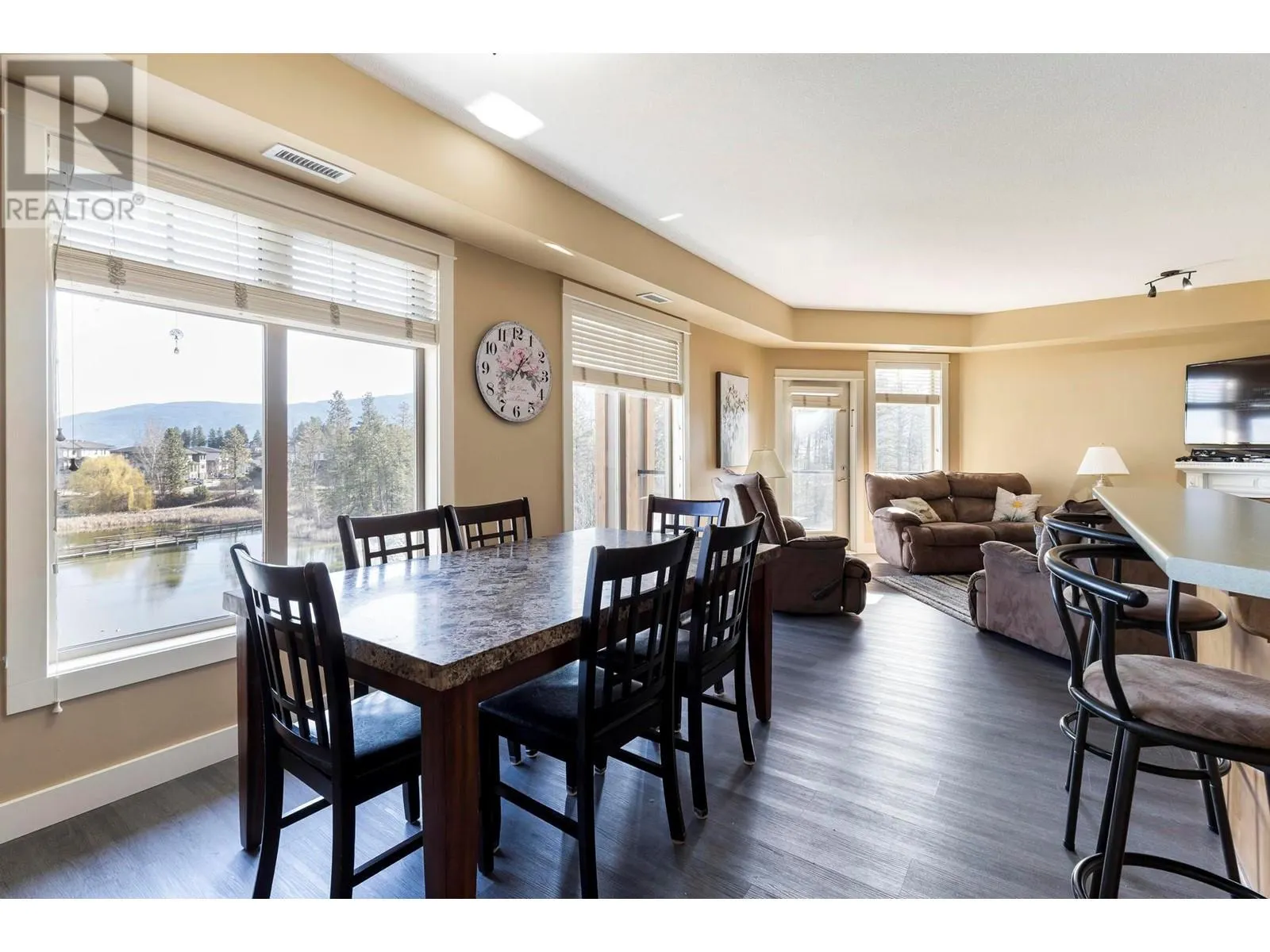 2551 Shoreline Drive Unit# 418