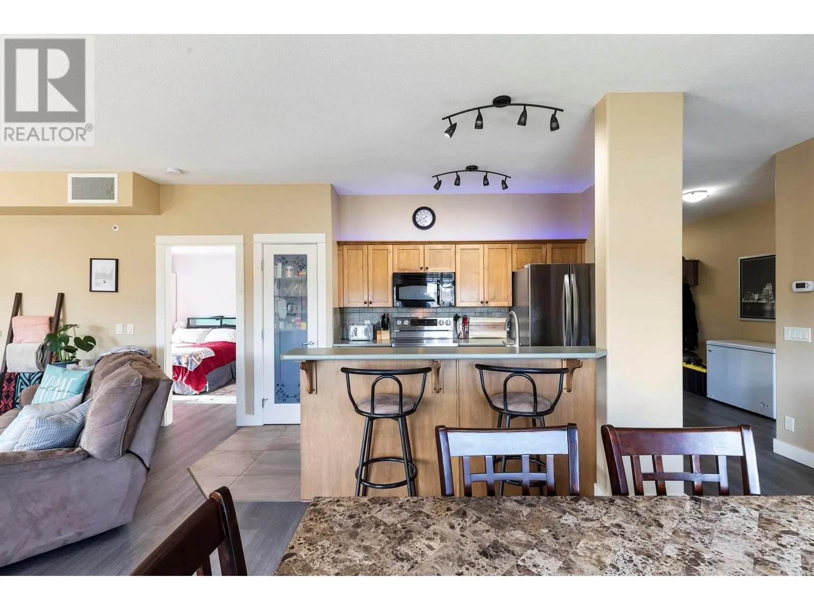 2551 Shoreline Drive Unit# 418