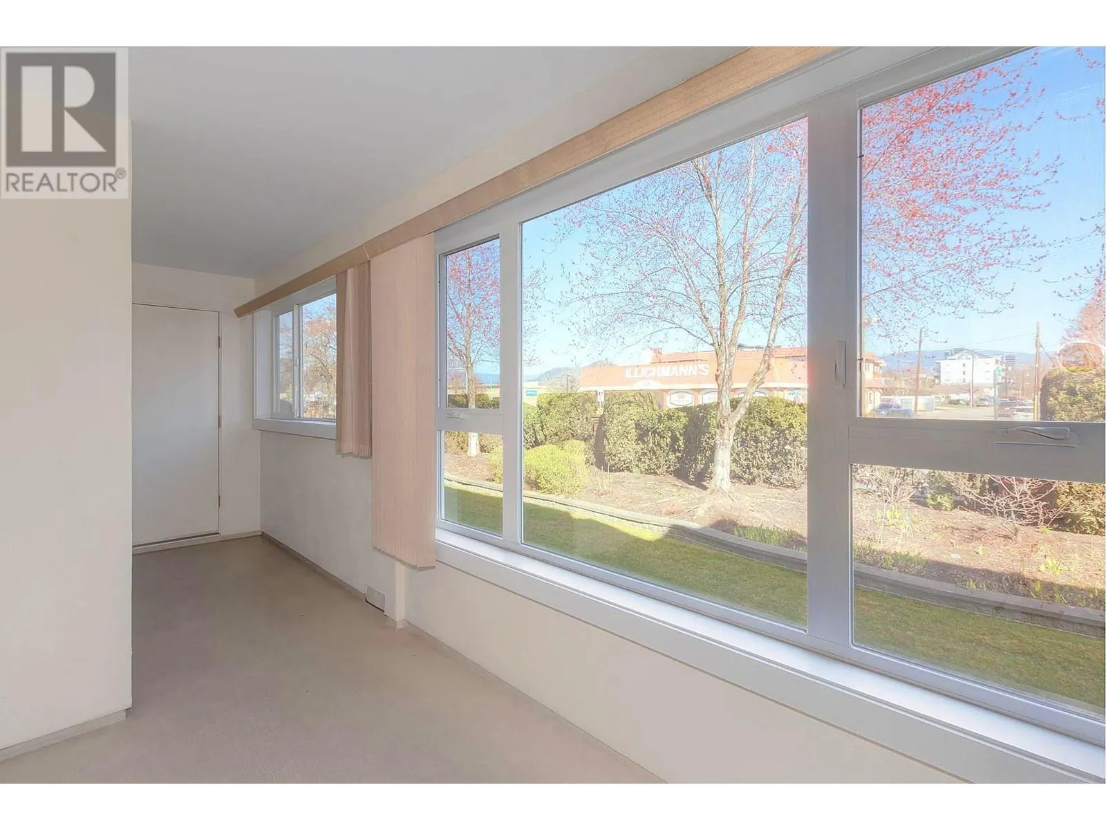 1045 Sutherland Avenue Unit# 152