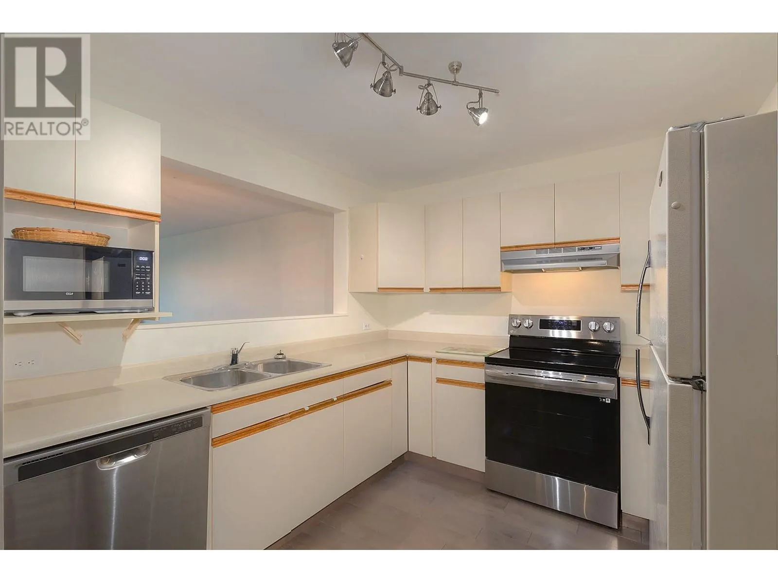 1045 Sutherland Avenue Unit# 152