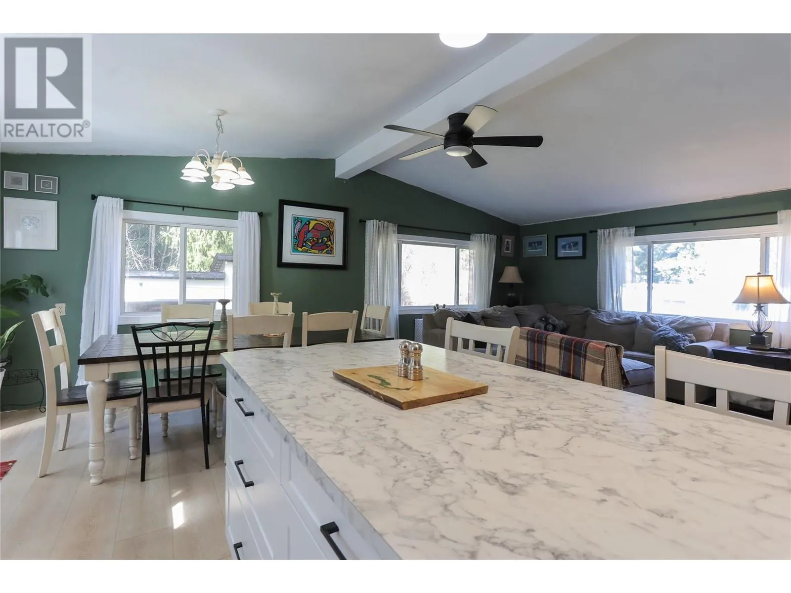 4366 Poplar Ridge Crescent