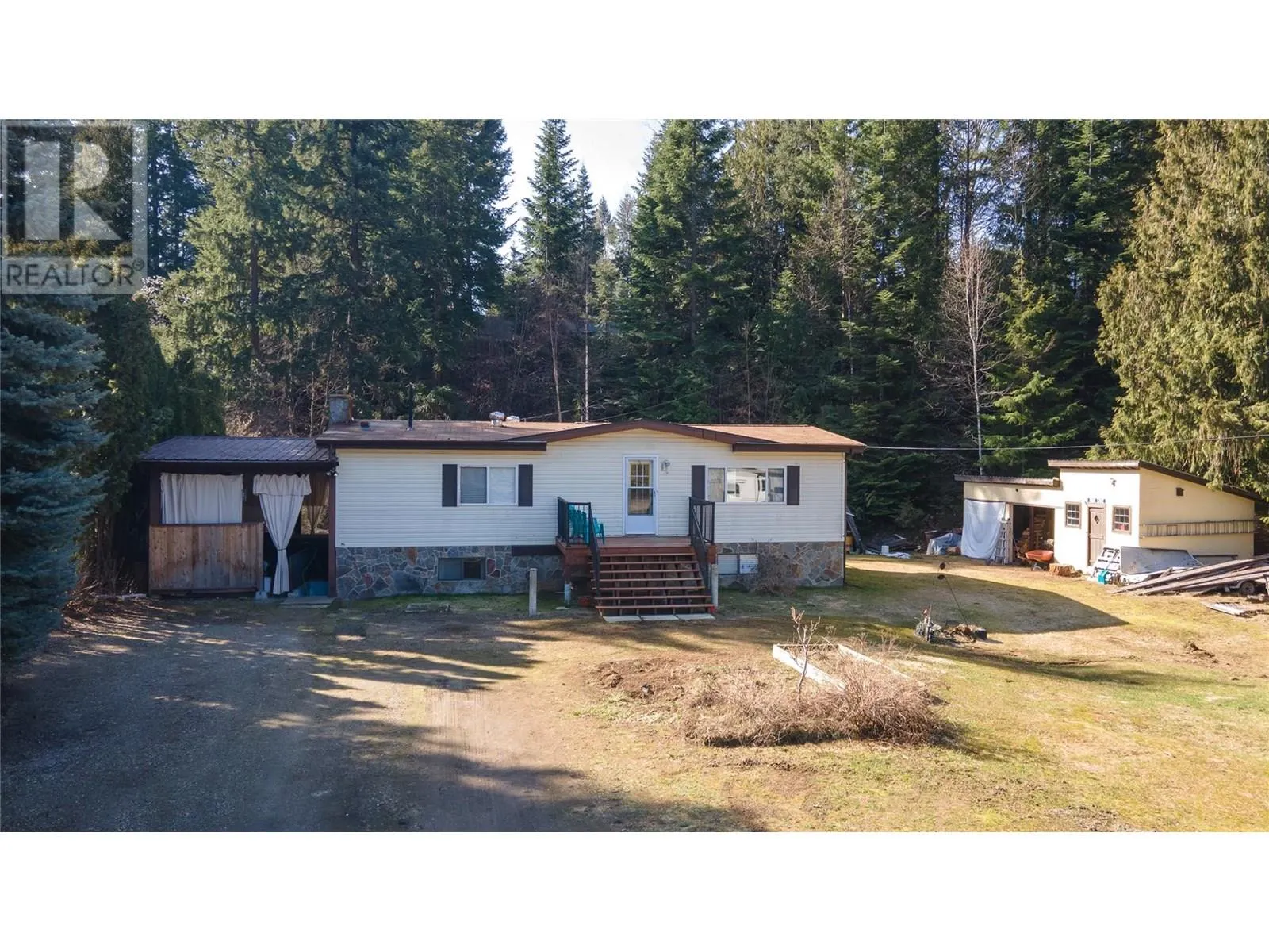 4366 Poplar Ridge Crescent