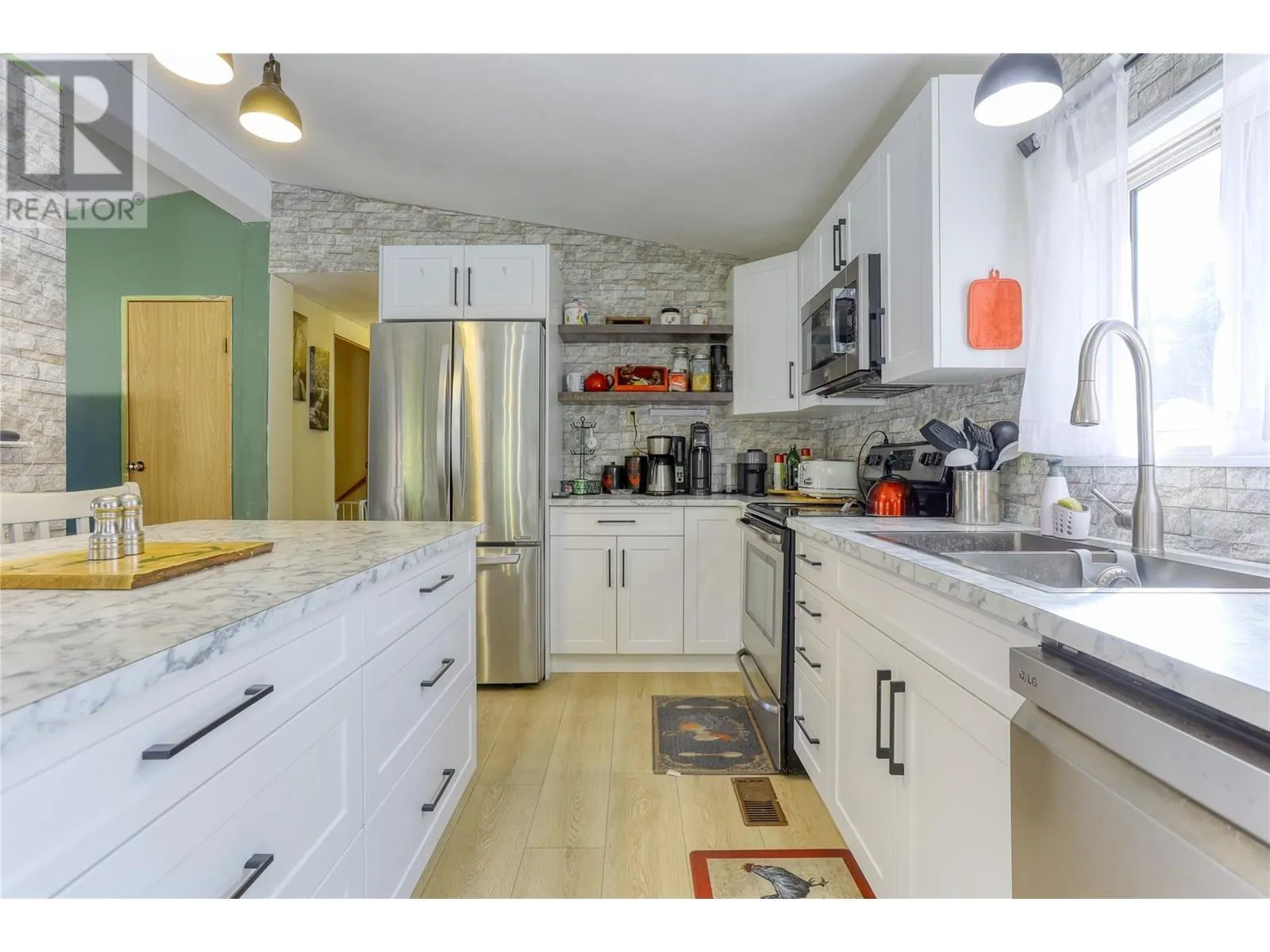 4366 Poplar Ridge Crescent