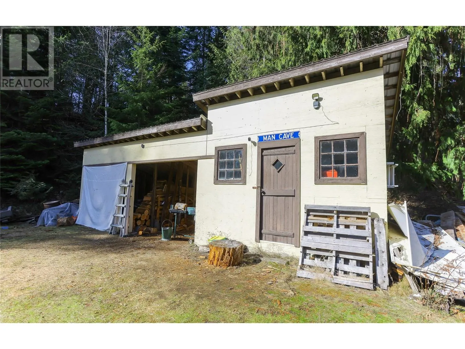 4366 Poplar Ridge Crescent