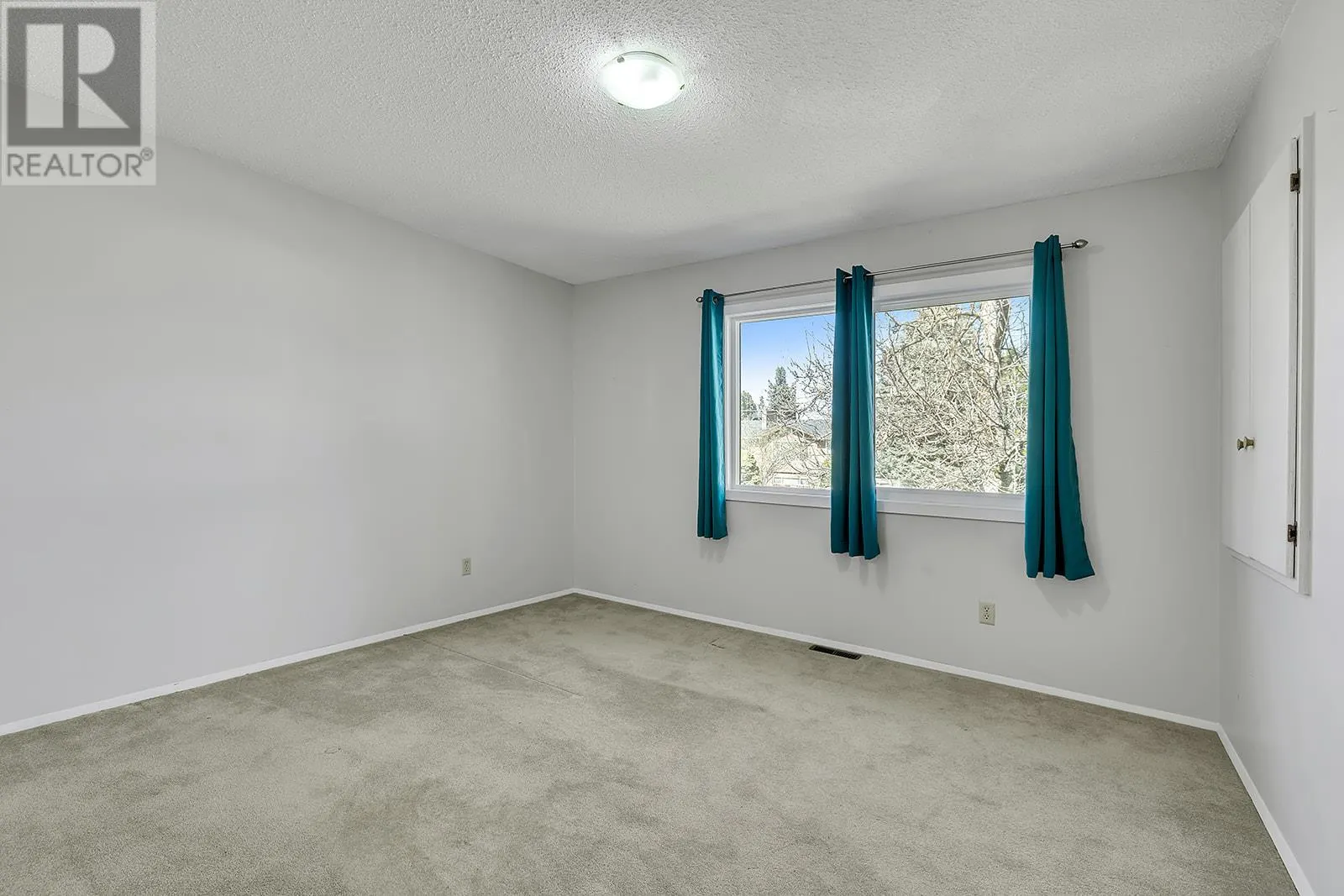 811 Tamarack Drive